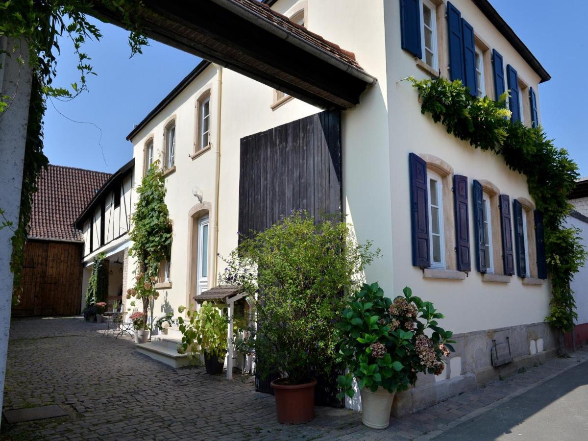 Gaestehaus & Weingut Gehrig Weisenheim am Sand Exteriör bild