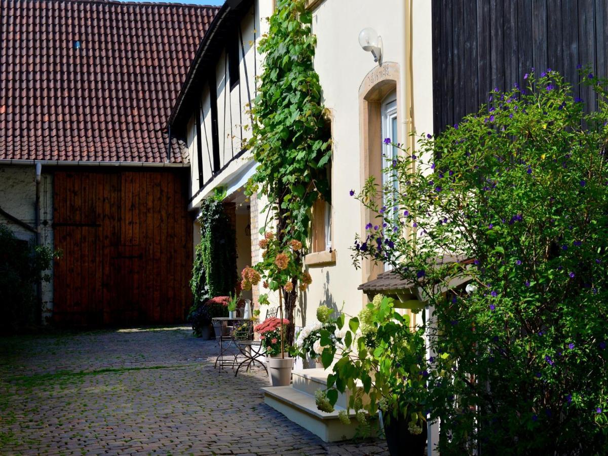 Gaestehaus & Weingut Gehrig Weisenheim am Sand Exteriör bild